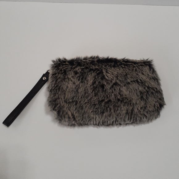 fur clutch